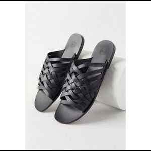 NWOT Urban Outfitters sandals